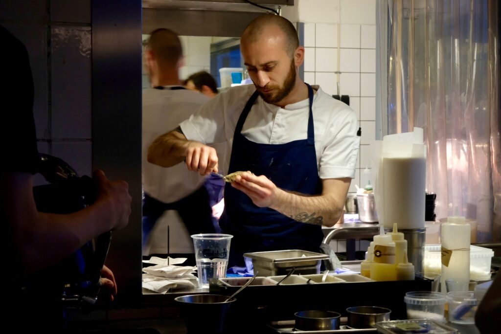 Ostronöppning Fiskebar restaurangtips Köpenhamn