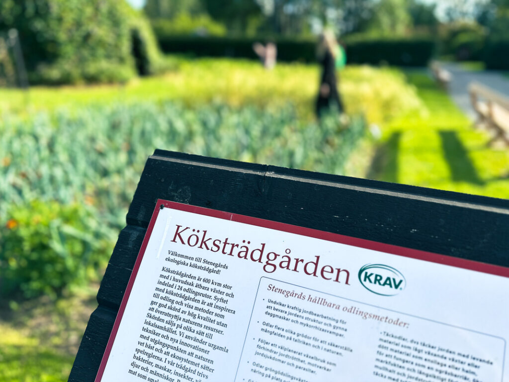 Skylt kravmärkt köksträdgård Stenegård Järvsö