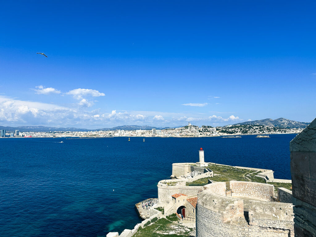 Utsikt över havet och Marseille från Chateau d'If